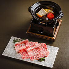 【鍋物】鹿児島黒牛サーロイン味噌すき焼き 味噌だまりを使用した割り下 野菜色々